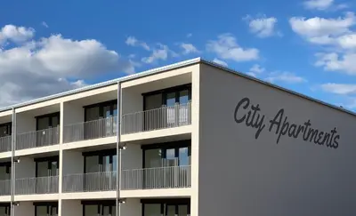 Das Gebäude in dem sich das Aparthotel befindet