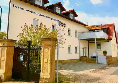 Das Gebäude in dem sich die Ferienwohnung befindet