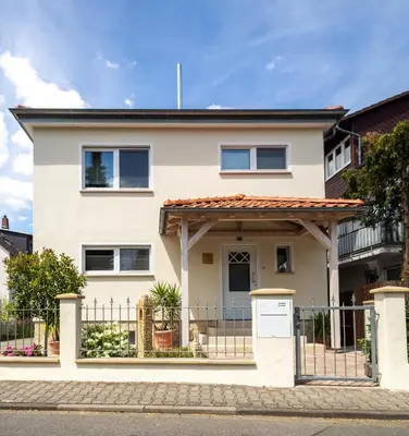 Das Gebäude in dem sich die Ferienwohnung befindet