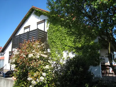 Das Gebäude in dem sich die Ferienwohnung befindet