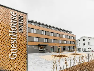 Das Gebäude in dem sich das Aparthotel befindet