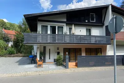 Das Gebäude in dem sich die Ferienwohnung befindet