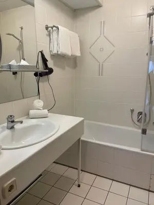 Ein Badezimmer in der Unterkunft Waldhotel Felsentor