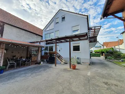 Das Gebäude in dem sich die Ferienwohnung befindet