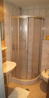 Ein Badezimmer in der Unterkunft Hotel-Restaurant Sonne