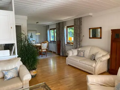 Ein Sitzbereich in der Unterkunft Odenwald Chalet