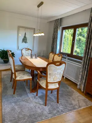 Ein Sitzbereich in der Unterkunft Odenwald Chalet