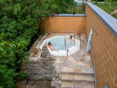 Der Swimmingpool an oder in der Nähe von Hotel-Restaurant Haus Nicklass