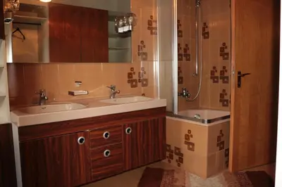 Ein Badezimmer in der Unterkunft E Kurhaus Wohnung Nr 5