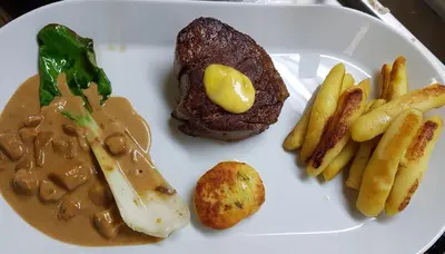 Essen im Hotel oder in der Nähe