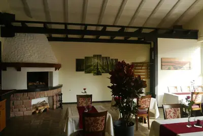 Ein Sitzbereich in der Unterkunft Hotel Linde Pfalz