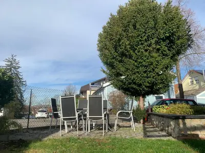 Ein Garten an der Unterkunft GOLDSTADT LOUNGE
