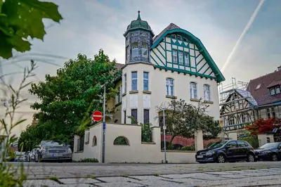 Das Gebäude in dem sich die Ferienwohnung befindet