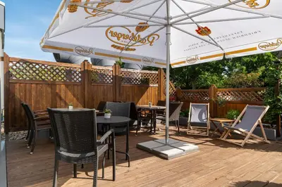 Ein Patio oder anderer Außenbereich in der Unterkunft Garner Hotel Rüsselsheim by IHG