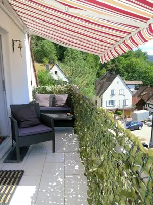 Ein Sitzbereich in der Unterkunft Ferienwohnung/Monteurwohnung Meiser