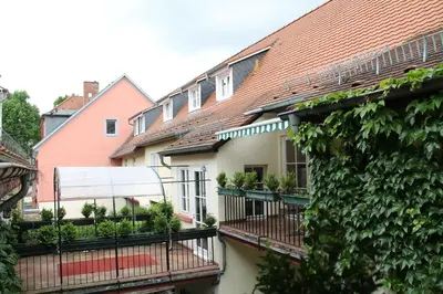 Das Gebäude in dem sich das Hotel befindet