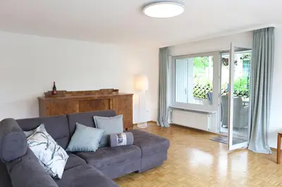 Ein Sitzbereich in der Unterkunft Ferienwohnung Waldfrieden