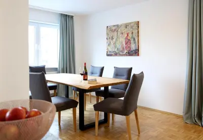 Ein Sitzbereich in der Unterkunft Ferienwohnung Waldfrieden