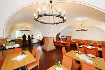 Ein Sitzbereich in der Unterkunft Bildungshaus Neckarelz
