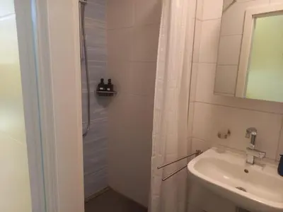 Ein Badezimmer in der Unterkunft Falkennest-lu
