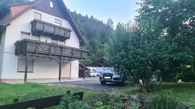 Ein Garten an der Unterkunft Ferienwohnung Sägemühle