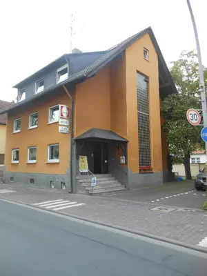 Das Gebäude in dem sich das Hotel befindet