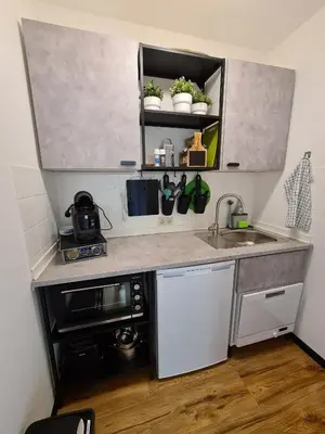 Küche/Küchenzeile in der Unterkunft Ferienwohnung Appartement Bad Bergzabern mit Schwimmbad und Sauna