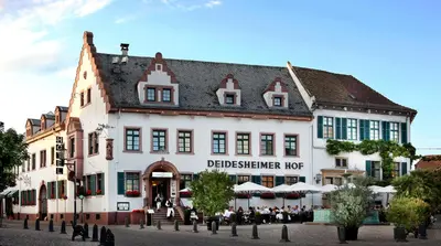 Das Gebäude in dem sich das Hotel befindet