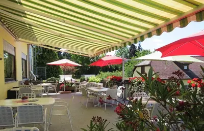 Ein Restaurant oder anderes Speiselokal in der Unterkunft Hotel & Restaurant Krone