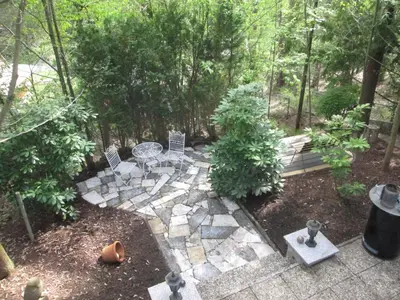 Ein Garten an der Unterkunft Eulennest