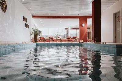 Der Swimmingpool an oder in der Nähe von PANORAMA Hotel Heimbuchenthal