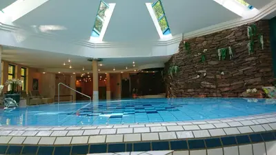 Der Swimmingpool an oder in der Nähe von Villa Hammerschmiede