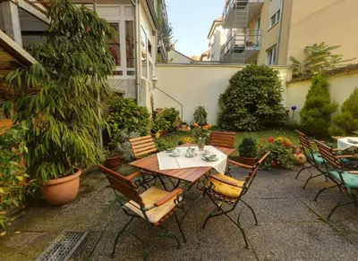 Ein Garten an der Unterkunft Regina