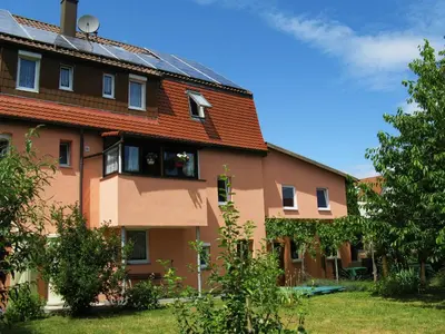Das Gebäude in dem sich die Ferienwohnung befindet