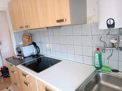 Küche/Küchenzeile in der Unterkunft Monteurwohnung - Pforzheim Nordstadt - L8