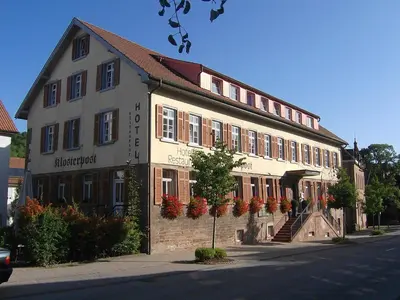 Das Gebäude in dem sich das Hotel befindet