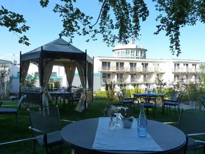 Ein Restaurant oder anderes Speiselokal in der Unterkunft Raitelberg Resort