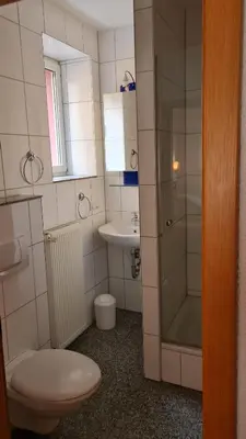 Ein Badezimmer in der Unterkunft Hotel Kartäuser Hof Mainz Bodenheim