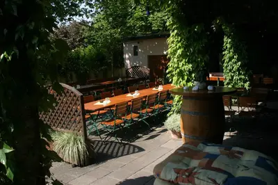 Ein Garten an der Unterkunft Hotel Odenwaldblick