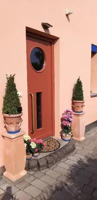 Das Gebäude in dem sich die Ferienwohnung befindet