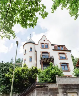 Das Gebäude in dem sich die Ferienwohnung befindet