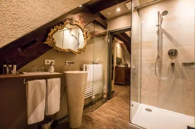 Ein Badezimmer in der Unterkunft Farmerhaus-Lodge