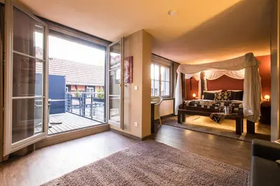 Ein Sitzbereich in der Unterkunft Farmerhaus-Lodge
