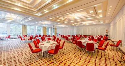 Ein Restaurant oder anderes Speiselokal in der Unterkunft The Q - Quadro City Hotel