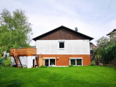 Das Gebäude in dem sich die Ferienwohnung befindet