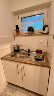 Küche/Küchenzeile in der Unterkunft 'Das kleine Feine' - Ruhige, helle Ferienwohnung mit Parkplatz und Balkon