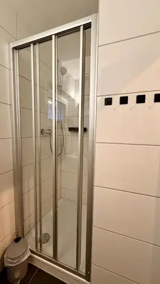 Ein Badezimmer in der Unterkunft 'Das kleine Feine' - Ruhige, helle Ferienwohnung mit Parkplatz und Balkon