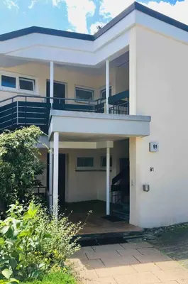 Das Gebäude in dem sich die Ferienwohnung befindet