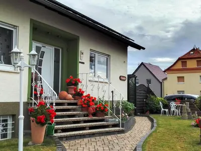 Das Gebäude in dem sich die Ferienwohnung befindet