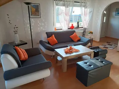 Ein Sitzbereich in der Unterkunft Haus Heidrun